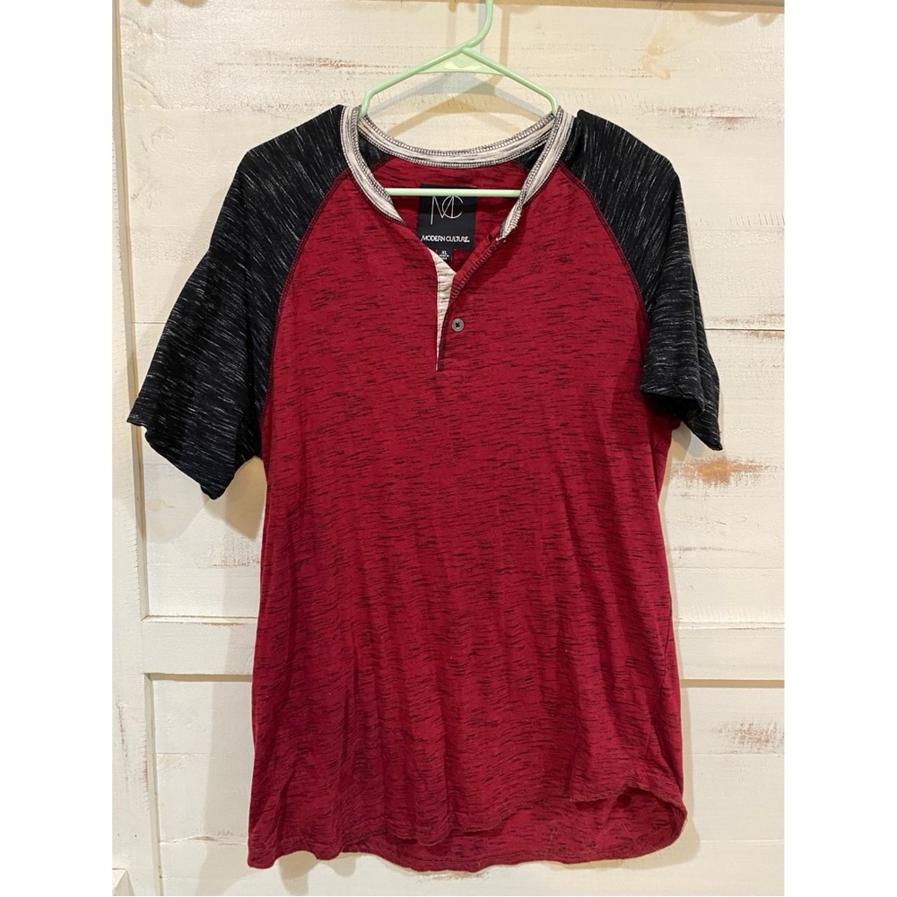 Mens Maroon and Black XL Shirt with Button - Short Sleeves - Modern Culture